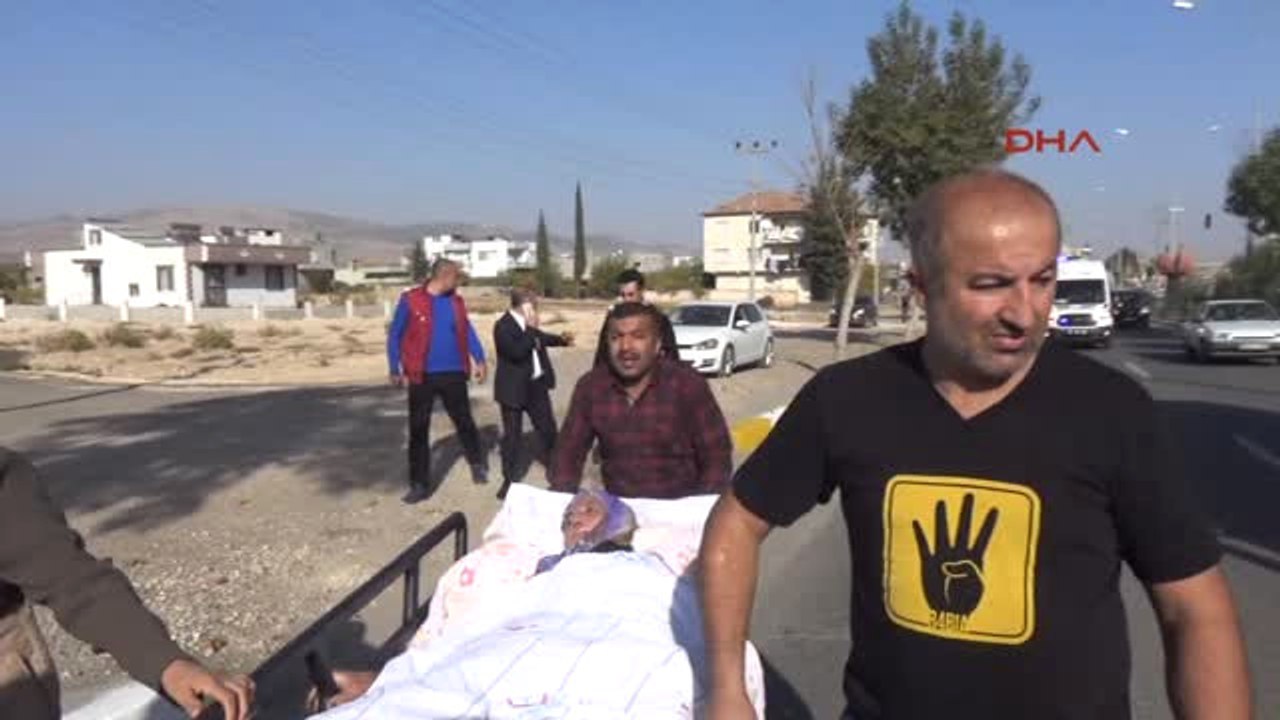 Adıyaman Ambulans Verilmeyince Çocuklarının Sedyeyle İterek Eve Götürdüğü Kadın Öldü