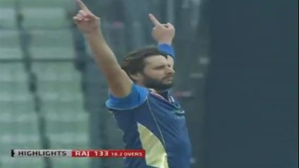 Shahid Afridi Match Saving 4 Wickets in BPL 2017 HD