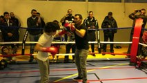 Le champion olympique de boxe Brahim Asloum à la rencontre des petits boxeurs de Valentigney, dans le Doubs