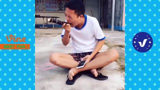 Funny Videos 2017 ● People doing stupid things P63-L550xfUu7PQ.CUT.04'39-05'15