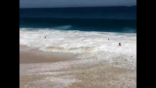 she didn't survive this wave.. (caught on tape)-tfp8WKHr-6s.CUT.00'34-01'10