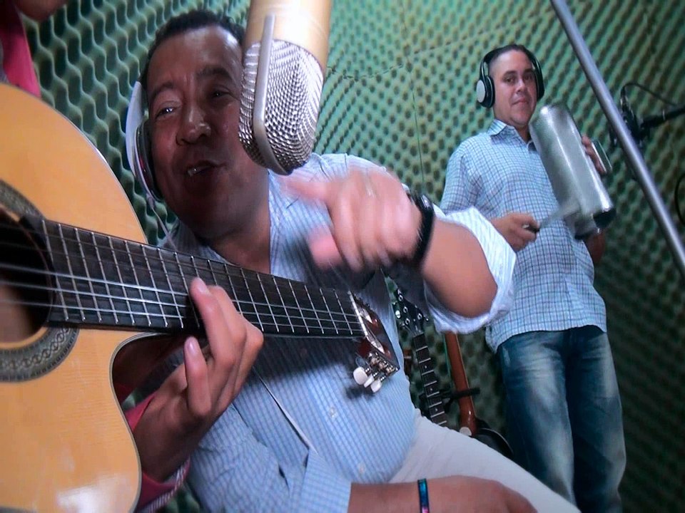 Los Recuerdos De Ella (D.R.A.) - Song Serraneros y Enaldo Barrera "Diomedito" - Jesús Méndez Producciones