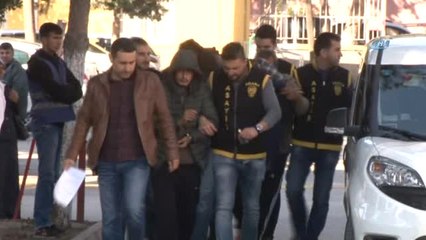 Hırsızlar Kasayı Çaldı, Serveti Alamadan Bahçeye Attı