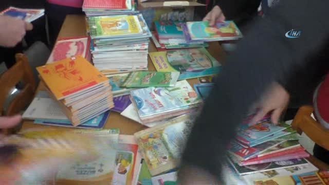 Çocuklar Dileklerini Dilek Feneri ile Uçurdu