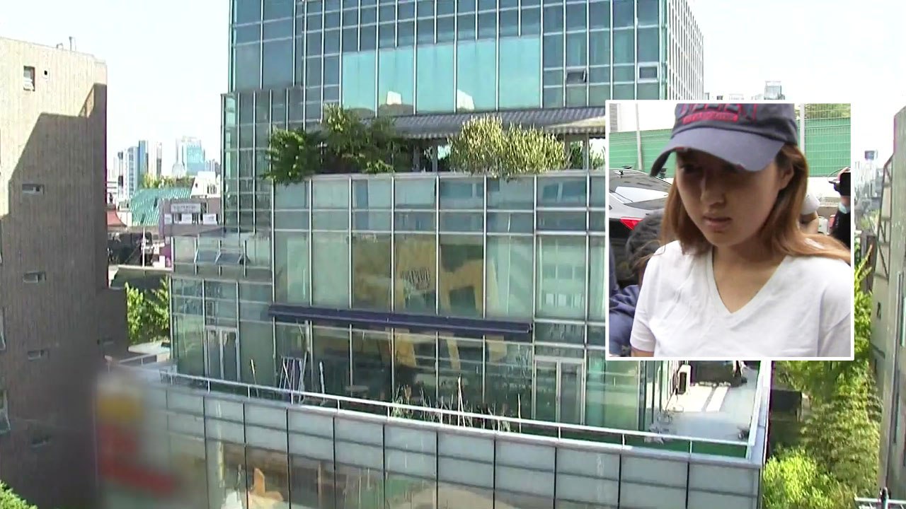 [속보] 정유라 집에 40대 괴한 침입...흉기 휘둘러 / YTN