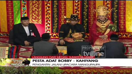 Jokowi Berikan Ulos Pada Kahiyang-Bobby dan Upacara Mangupa Upa