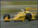 GP Giappone 1988: Tachimetro digitale di S. Nakajima e sorpassi di A. Senna ad Alboreto e di Capelli a Berger