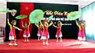 Mua di hoc cua lop 1b ngay 20 11 2011 Trung Vuong Quang tri