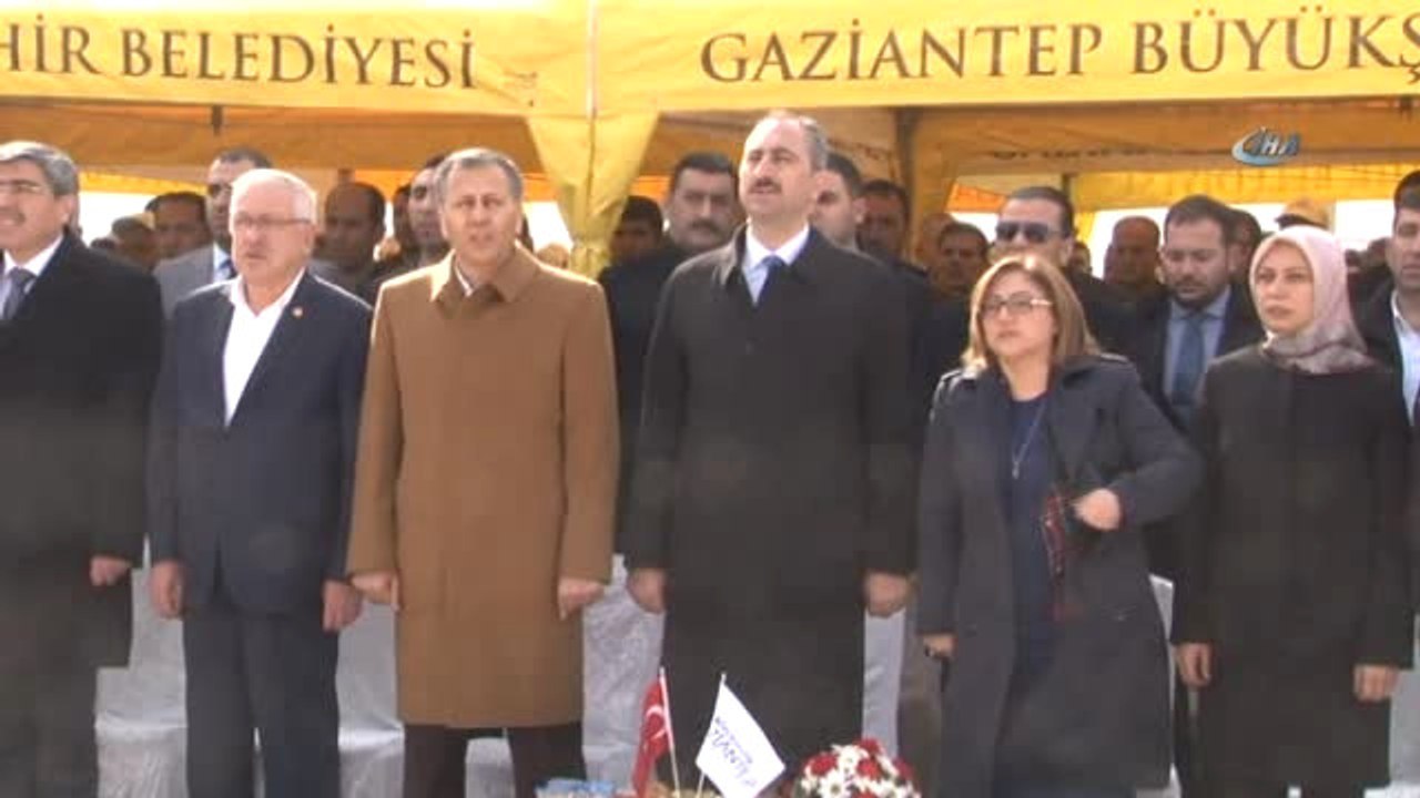 Adalet Bakanı Abdulhamit Gül: "Kadına Şiddet Çocuğa Şiddette İyi Hal İndirimine Karşıyım"