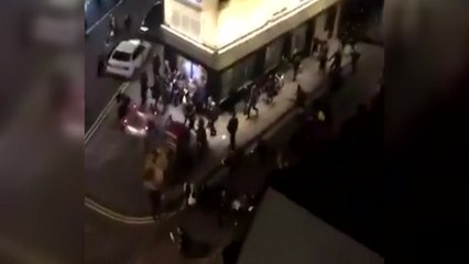 런던 지하철역 테러 오인 시민들 탈출 소동 / YTN