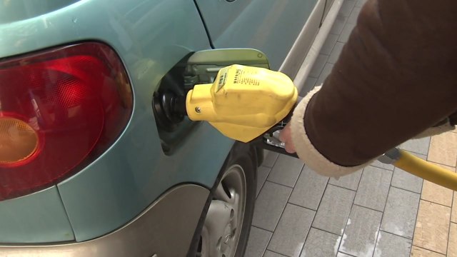 기름값 17주 연속 상승... 더 오른다 / YTN