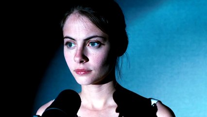 5 Facts About Willa Holland (Thea Queen)