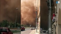 La fin du monde en Arabie Saoudite : tempête de sable qui avale la ville