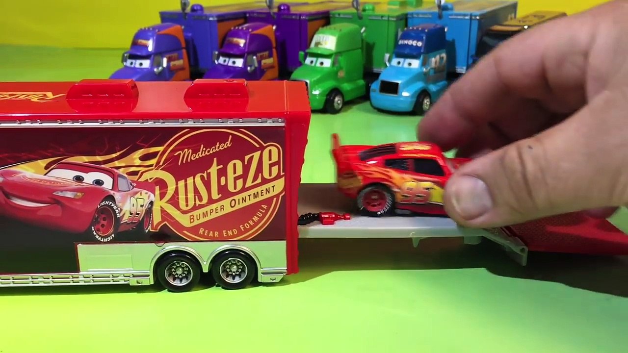 Lightning Mcqueen and jackson storm hauler cars 3 Haulers mack TOMICA
