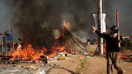 Pakistan: scontri, arresti, morti e feriti
