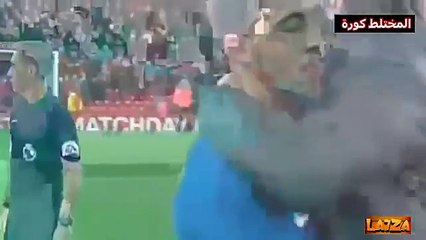 لحظة تبديل هازارد القميص مع محمد صلاح عقب انتهاء مباراة ليفربول و تشيلسي بالتعادل