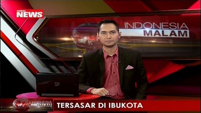 Viral! Seorang Lelaki Gendong Anak Kembar yang Tersasar di Ibu Kota