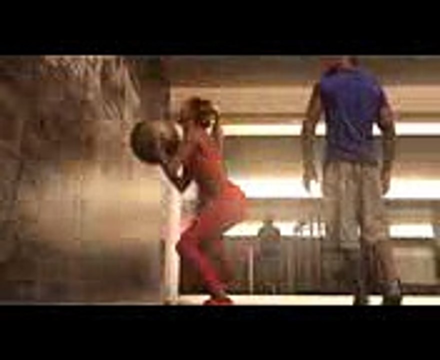 DILETTA  LEOTTA allenamento in palestra che fa impazzire il fans