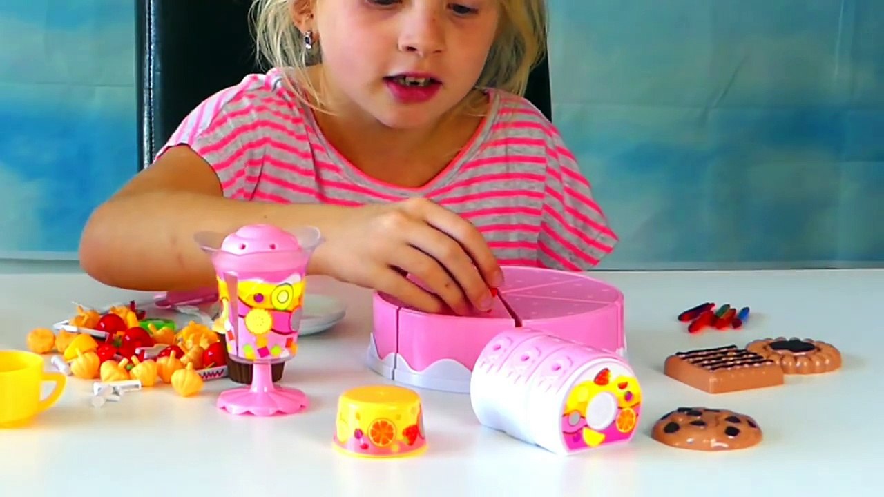 Fabrication  Gateau d anniversaire pour Alicia - jouet dinette