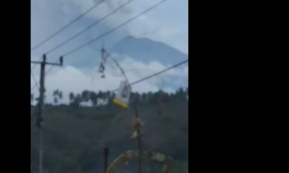 Gunung Agung Meletus Kembali