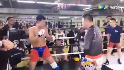必图拳馆上演形意拳对阵MMA，实战切磋