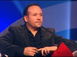 هشام عباس # انا مريض بالنظافه والترتيب و محدش يقدر يلعب في حاجتي