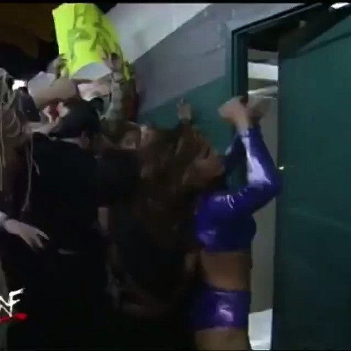 WWE OLD IS GOLD l - A classic WWF Divas match in the men's