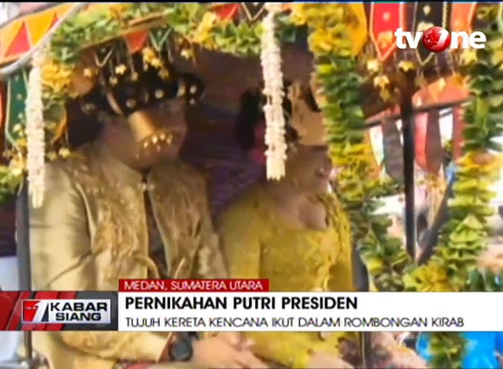 Antusias Warga Medan Saksikan Kirab Kencana Kahiyang-Bobby