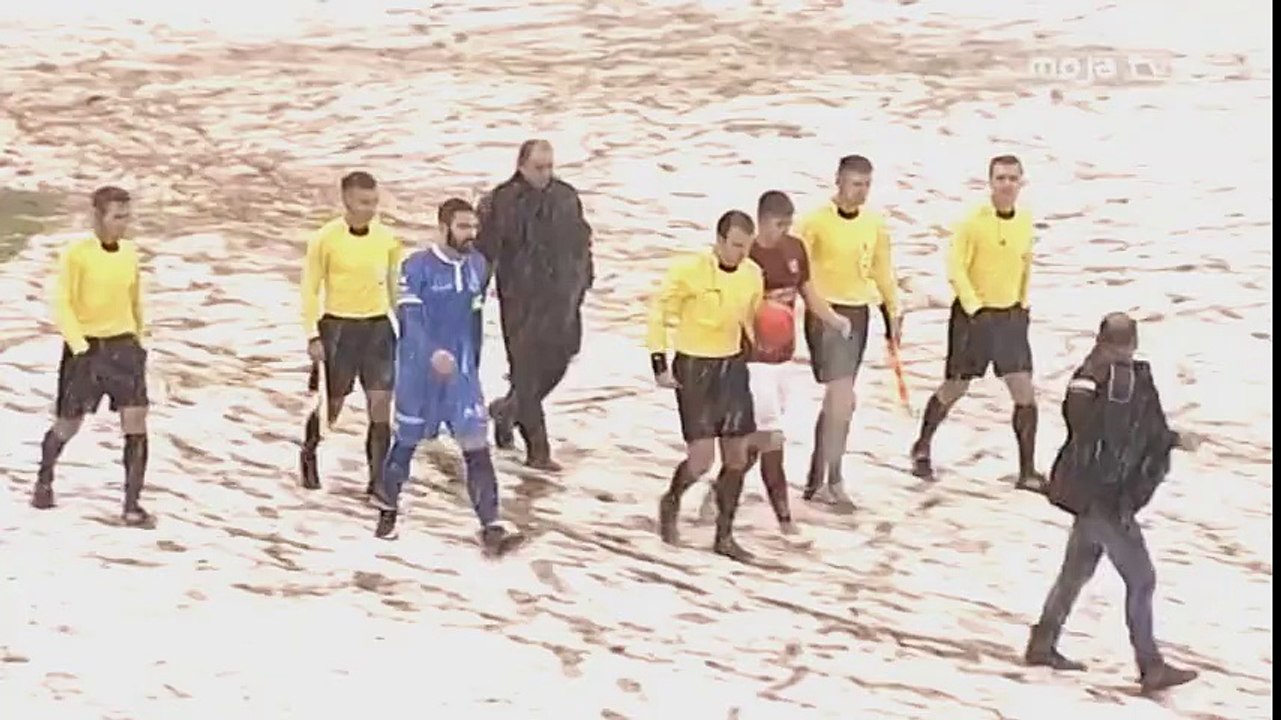 FK Željezničar - FK Sarajevo / Utakmica odgođena, navijači ogorčeni