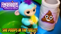 My fingerlings Zoe is alive! She eats a popsicle and go to the toilet ASAP! New 2017 toys for kids