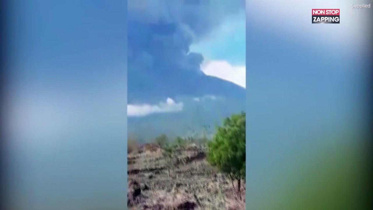 Bali : Le volcan Agung en éruption (vidéo)
