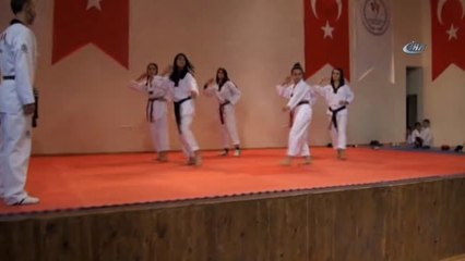 Gençlik ve Spor Bakanı Osman Aşkın Bak, Potayı Iskalamadı