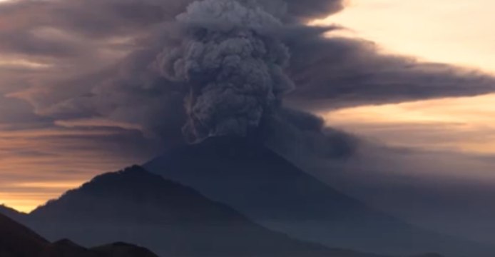 Agung Volcano Causes Travel Disruption in Bali