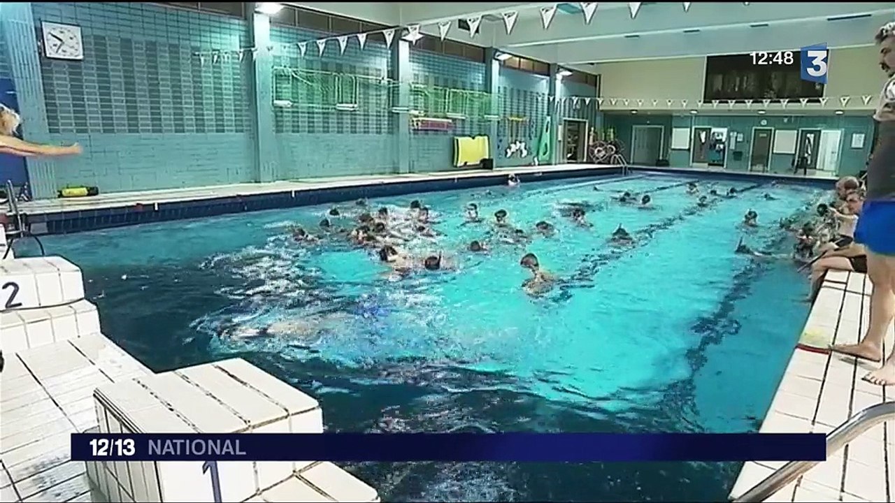 Limoges : des lycéens expérimentent le théâtre subaquatique