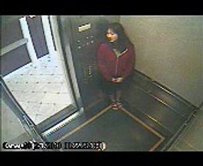 Biểu hiện kì lạ của Elisa Lam trong thang máy