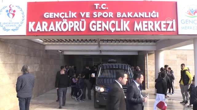 Bakan Bak, Gençlerle Basketbol Oynadı