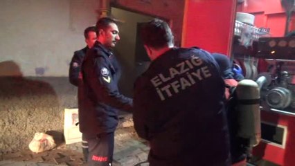 Elazığ'da Öğrenci Evinde Yangın Çıktı