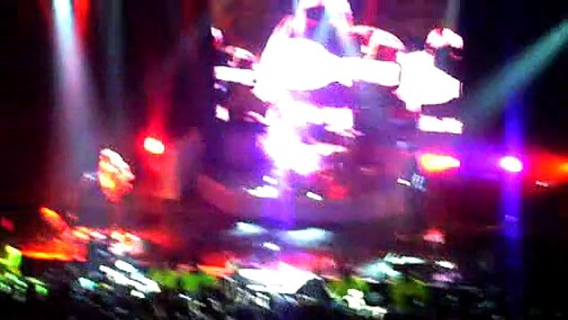 Muse - Supermassive Black Hole, Teatro Caupolican, Santiago, Chile 7/26/2008