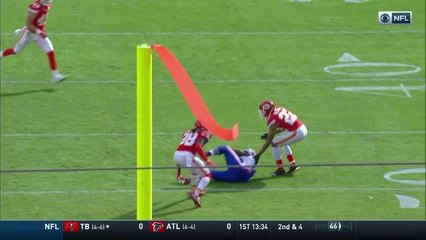 Taylor scrambles, hits McCoy for 24-yard gain