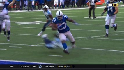 Gore cuts right through Titans' D-line for 14-yard TD