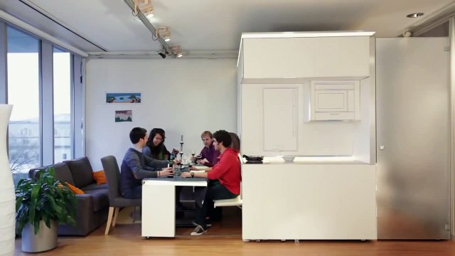 IMA STAN OD SVEGA 20 KVADRATA: Kada vidite njegovu unutrašnjost i šta se nalazi u ormaru oduševit ćete se!