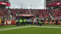 Seahawks run out to boos at Levi's Stadium