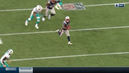 Dion Lewis weaves through defenders for a 25-yard gain