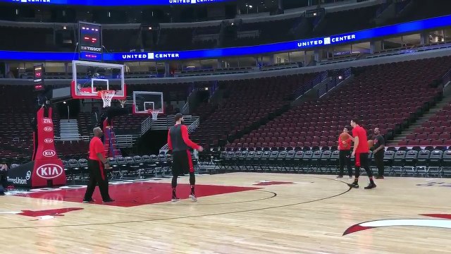 Zach LaVine windmill