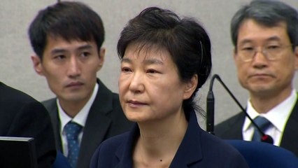 박 前 대통령 불출석에 재판 내일로 연기 / YTN