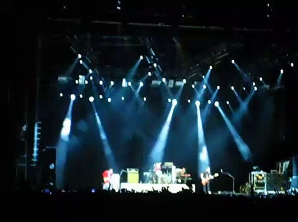 Muse - Supermassive Black Hole, Sam Boyd Stadium, Vegoose, Las Vegas, NV, USA  10/28/2007