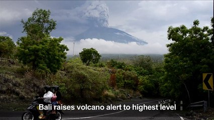 Bali raises volcano alert to highest level
