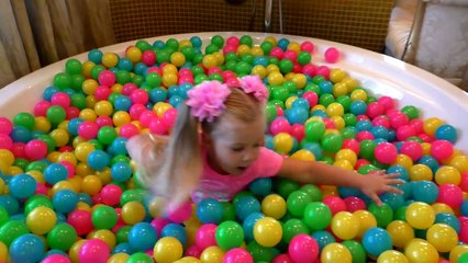 Baby Doll Bath with Color Balls, kids toys play _ Baby Nursery Rhymes Songs 3 little kittens-dcoQlzjpfjE