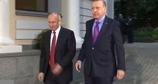 Rusya'da Cumhurbaşkanı Erdoğan'la Kremlin Sözcüsü Peskov Arasında Güldüren Diyalog