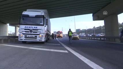 Minibüs Tıra Çarptı: 1 Yaralı